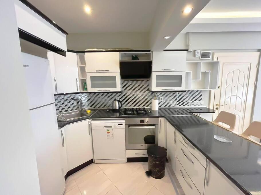 House In The Center Of Kadikoy Apartment อิสตันบูล ภายนอก รูปภาพ